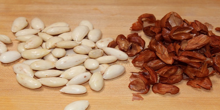 6-unknown-benefits-of-eating-soaked-almond-regularly-khoobsurati